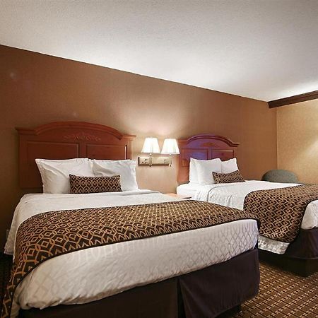 Best Western Plus North Canton Inn & Suites Room photo